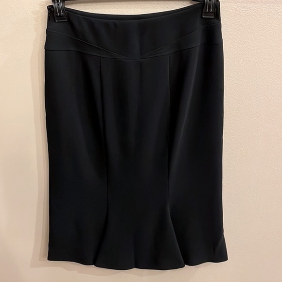 MaxMara MADE IN ITALY black pencil flare skirt side zip / pleated back mid hem 8 - Picture 14 of 14
